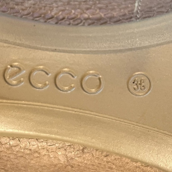 Ecco sz 38 US 7-7.5 taupe leather snake embossed pointed toe heels - Picture 10 of 12